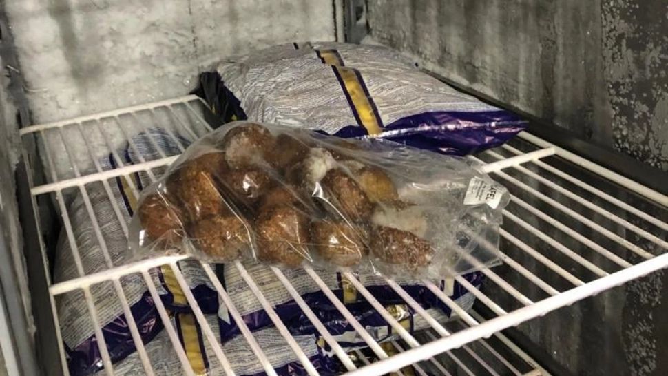 Amenzi de aproape 120.000 de lei la mai multe magazine dintr-un mall din Capitală. Ce nereguli au găsit cei de la ANPC