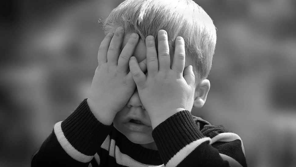 Doi părinți care au refuzat sângele vaccinaților pentru operația fiului lor au fost decăzuți din drepturi