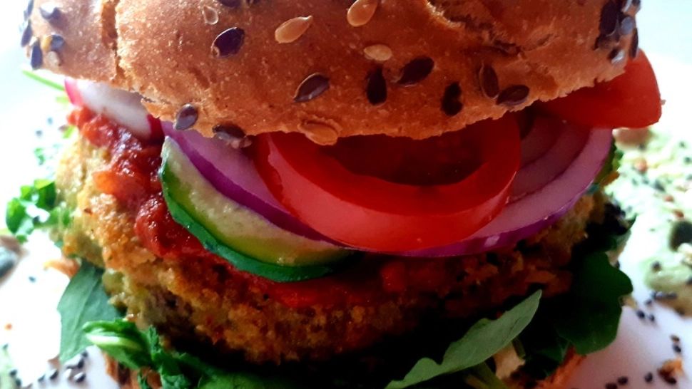 Burgerul care te ferește de orice boală! Tot ce ai nevoie pentru preparare - E foarte gustos