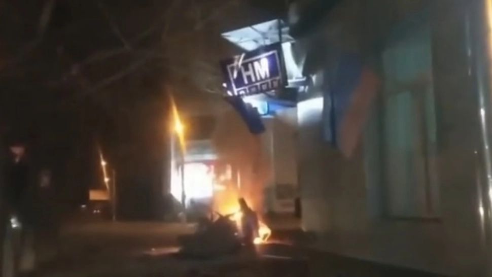 EXPLOZIE în apropierea unei clădiri guvernamentale din Lugansk, Ucraina - Rusia face ANUNȚUL: Atacă sau se retrage