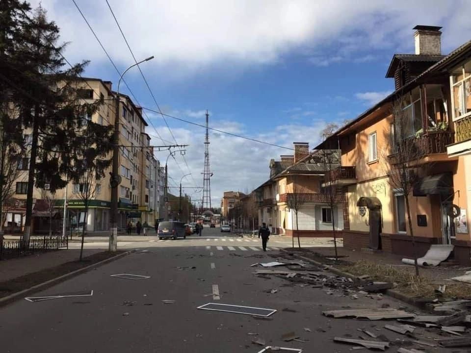 O nouă tragedie în Ucraina - Un alt spital a fost lovit de rachetele rusești, la Cernihiv. Imaginile dezastrului 