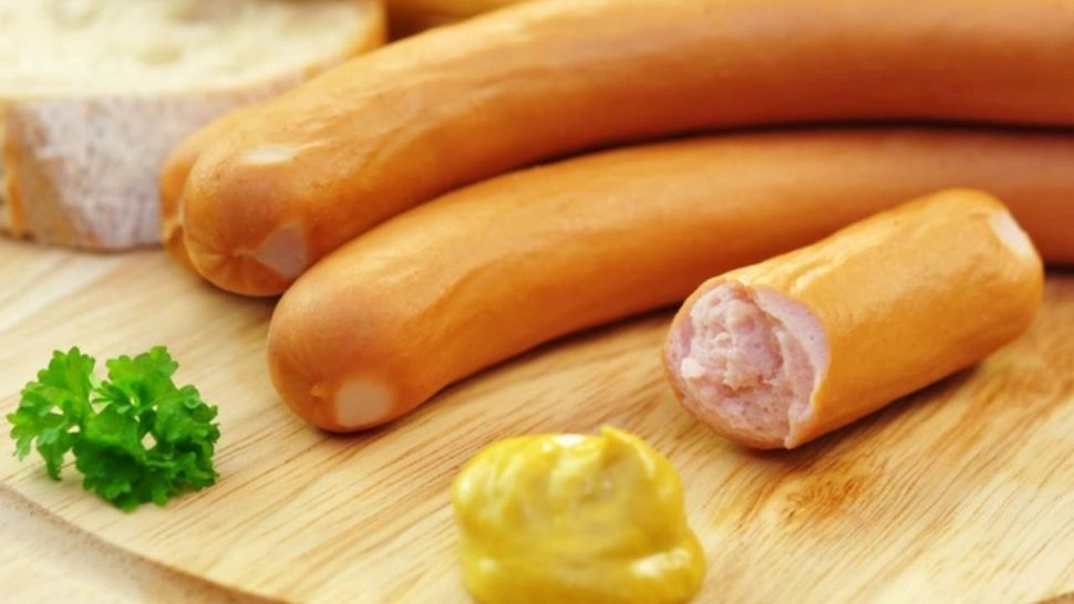 Ce conțin, de fapt, crenvurștii? Incredibil ce pun în ei - cel mai bine păzit SECRET al producătorilor 