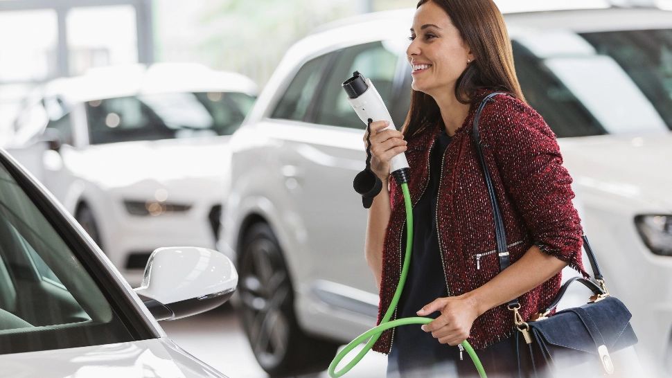 Primăria Capitalei discută despre gratuitatea parcării pentru autoturismele hibride. Ce SCHIMBARE este luată în calcul?