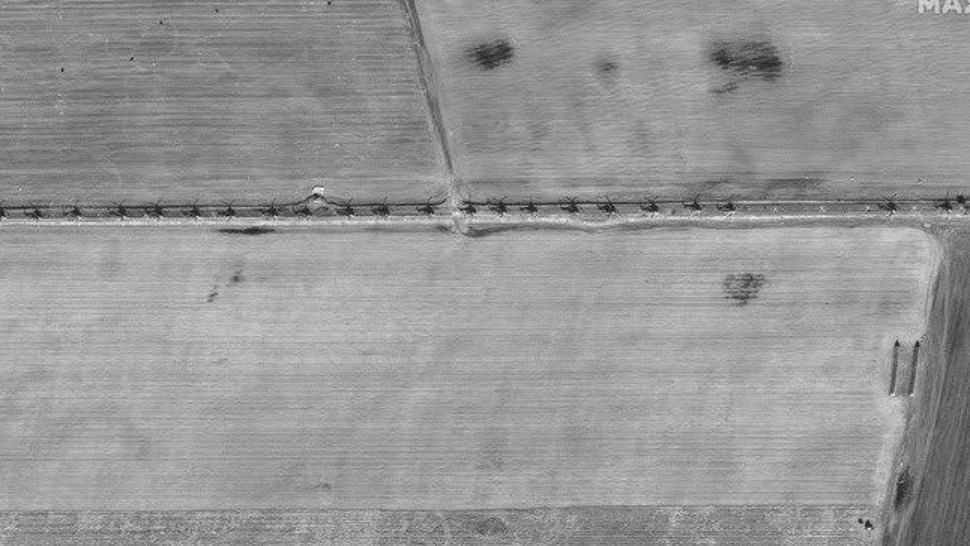  FOTO | Imaginile din SATELIT arată că PUTIN a pregătit pentru asaltul Ucrainei peste 150 de elicoptere de luptă. Unde sunt acestea locate