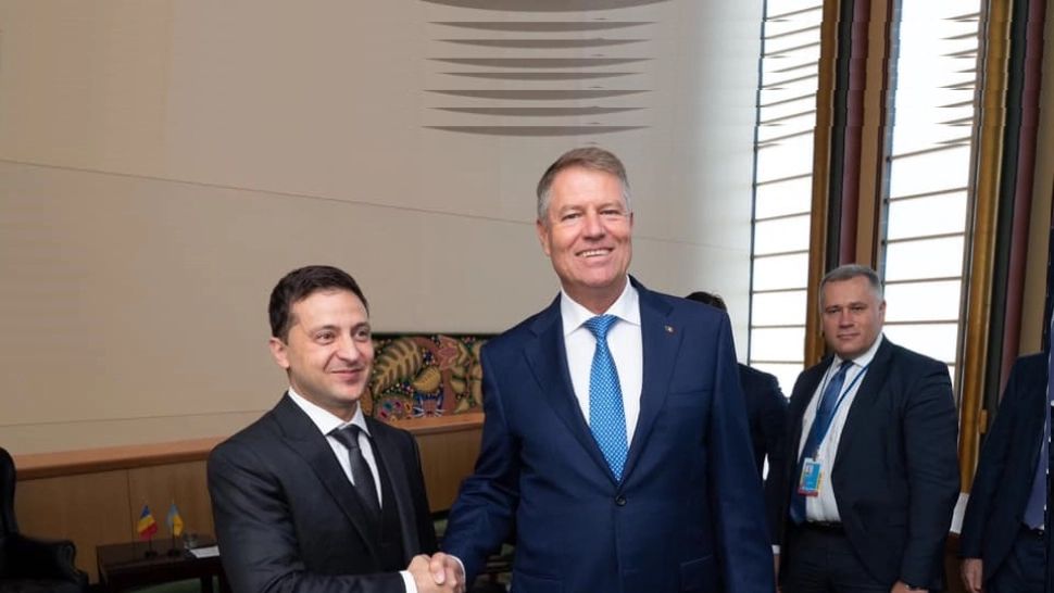 Dialog telefonic între Klaus Iohannis și omologul său ucrainean. Ce i-a cerut in legătură cu "limba moldovenească"