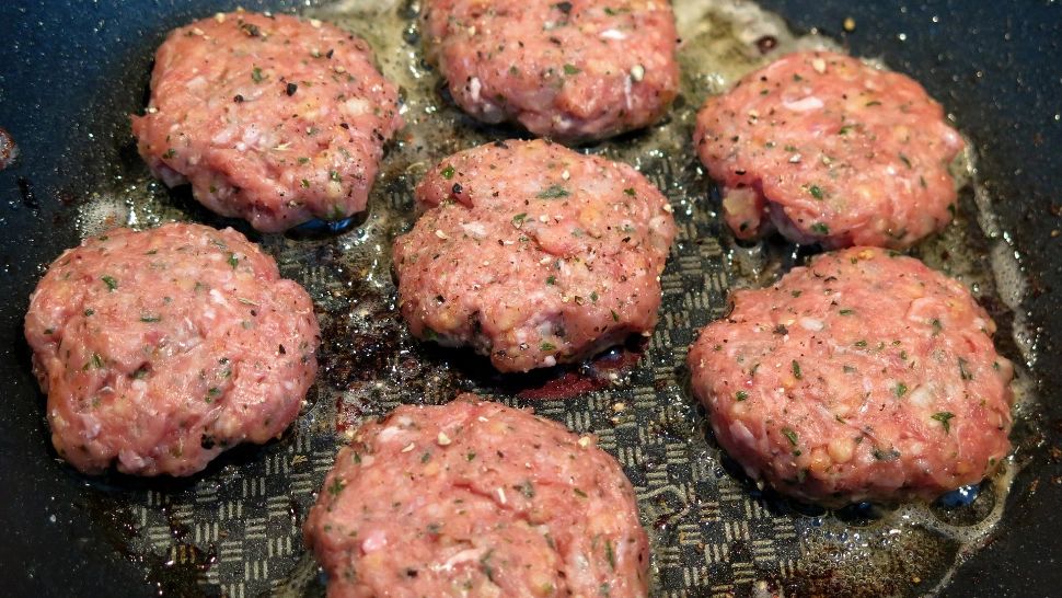 Ce se întâmplă în corpul tău dacă nu mai mănânci CARNE