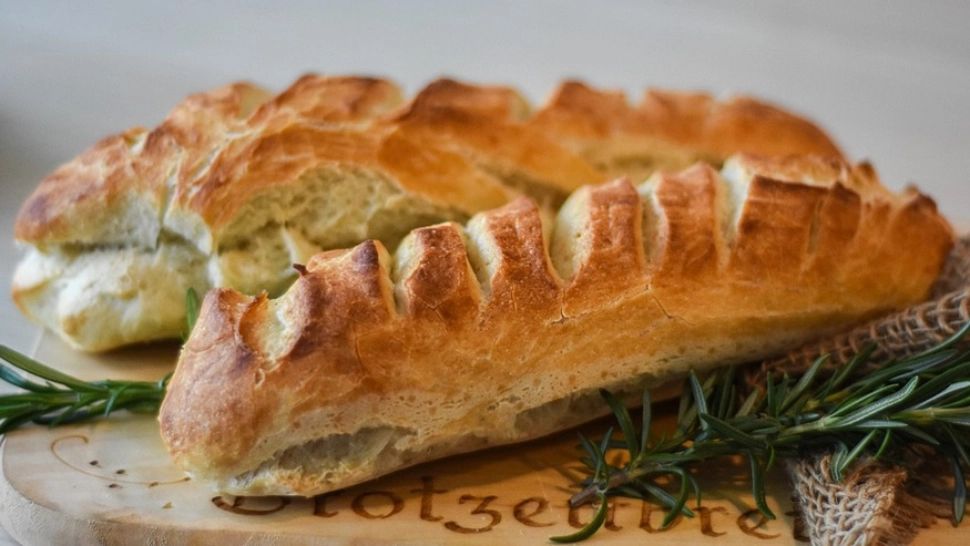 Semnele care îți arată că NU trebuie să mai mănânci pâine albă - OTRAVĂ pentru organism