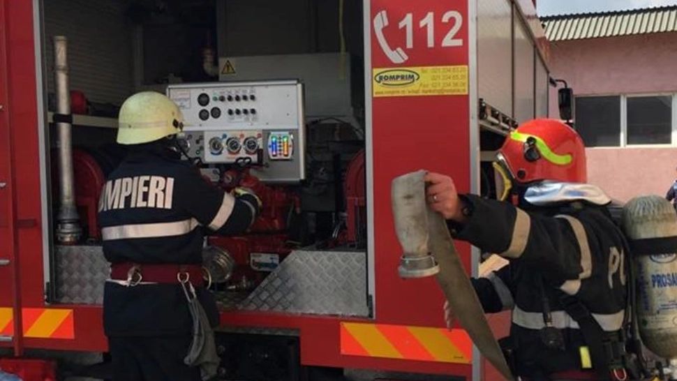 Incendiu PUTERNIC la o brutărie din Harghita! Pompierii intervin de urgență