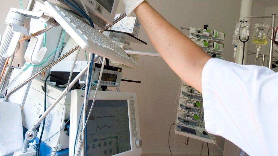 Presiune URIAȘĂ pe secțiile ATI ale spitalelor: Câte paturi mai sunt libere în Capitală, dar și la nivelul întregii țări