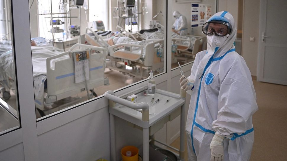 Situația locurilor libere la ATI COVID, făcută publică de Ministerul Sănătății. Cât de aproape suntem de finalul valului 5?