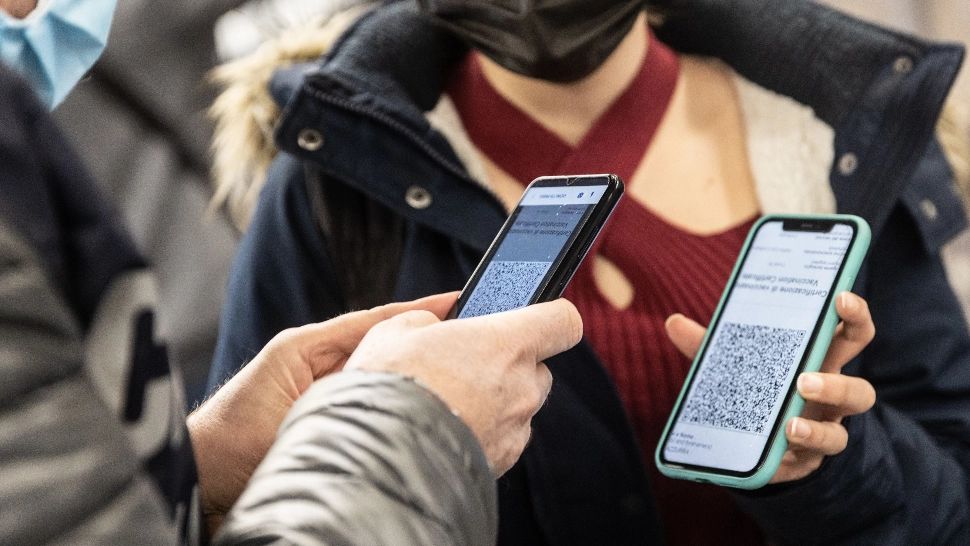 Țara care renunță partial la certificatul Covid-19