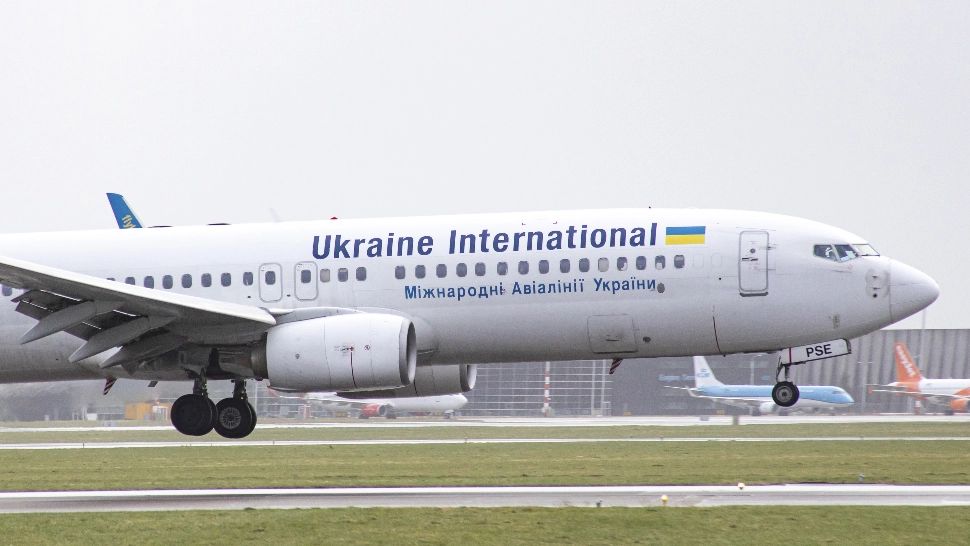 Ukraine International Airlines îşi suspendă zborurile