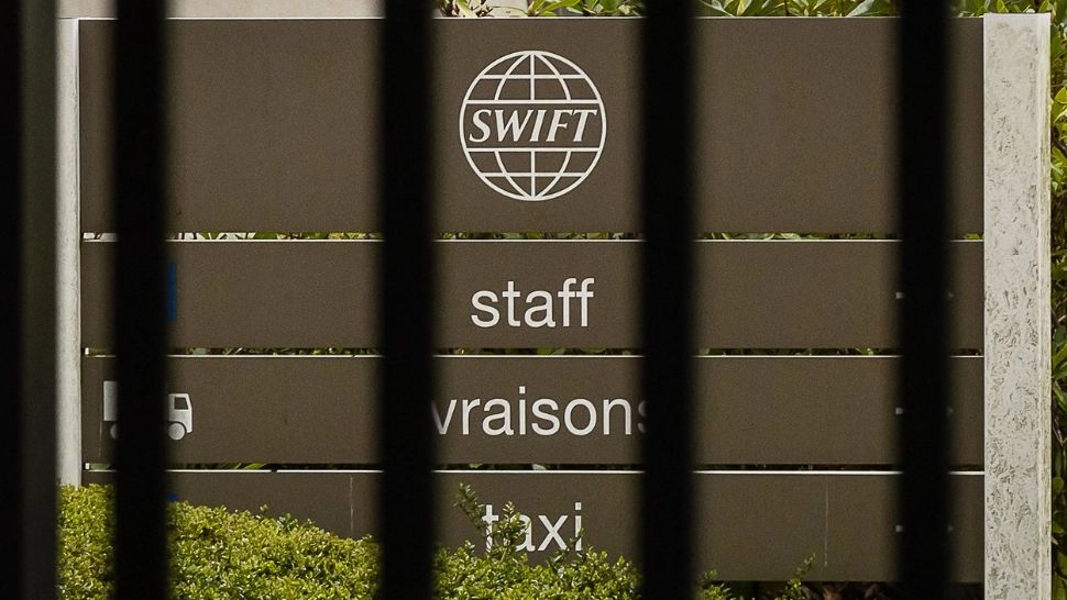 Rusia, la un pas de excluderea din SWIFT: Cipru, Italia, Ungaria, Germania nu se vor opune excluderii - cea mai gravă sancțiune economică