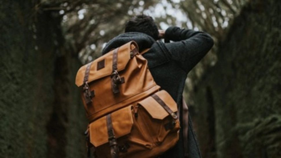  Soluția funcțională pentru fiecare călătorie – rucsacuri din piele pentru bărbați