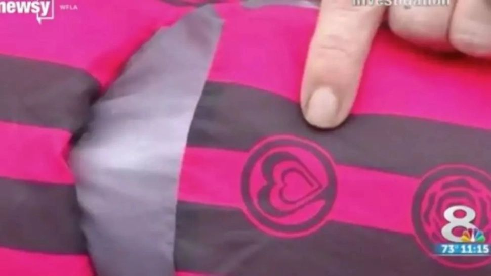 O mămică s-a îngrozit când a aflat ce înseamnă simbolul de pe jucăria fetiței: "Mi-a venit rău"