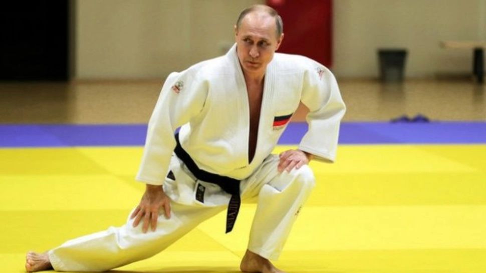 Federația Internațională de Judo a suspendat poziția lui Vladimir Putin de președinte de onoare și ambasador al organizației