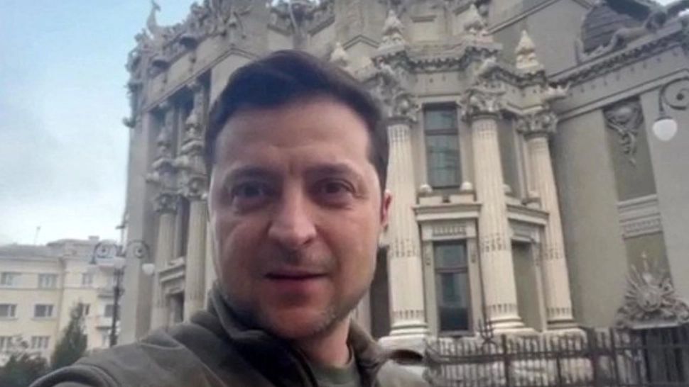 VIDEO Zelenski dovedește că nu s-a refugiat în Polonia. Noi ironii la adresa lui Putin