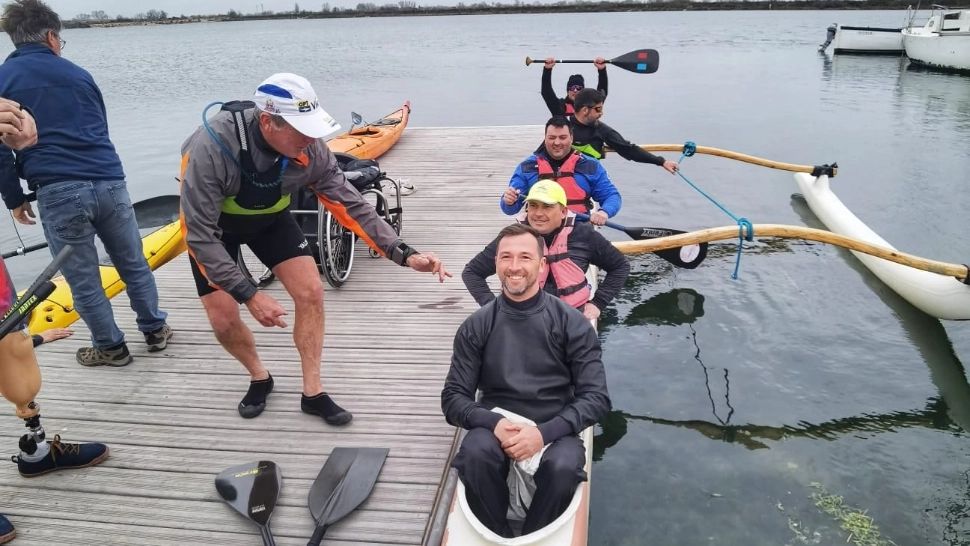 Caiac SMile își propune să accesibilizeze lacurile din țară pentru practicarea de paracanoe de către toate persoanele cu dizabilități