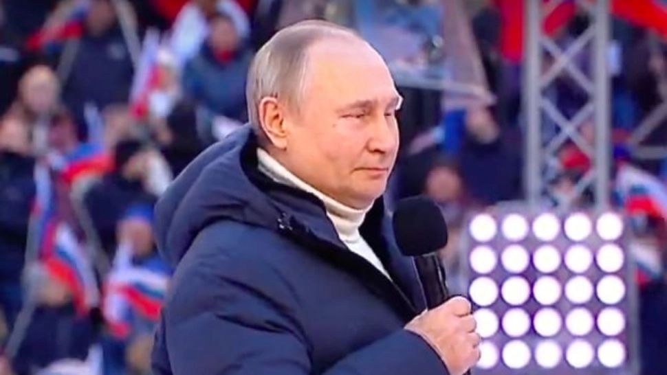 Sfidare MAXIMĂ: Geaca purtată de Putin la discursul de vineri, de pe stadionul din Moscova, costă 15.000 de euro