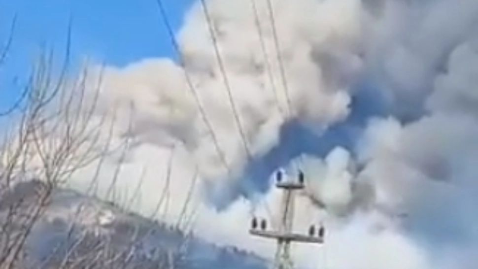 VIDEO Imagini apocaliptice în jud. Buzău, 2 avioane militare trimise să stingă INCENDIILE URIAȘE de vegetație
