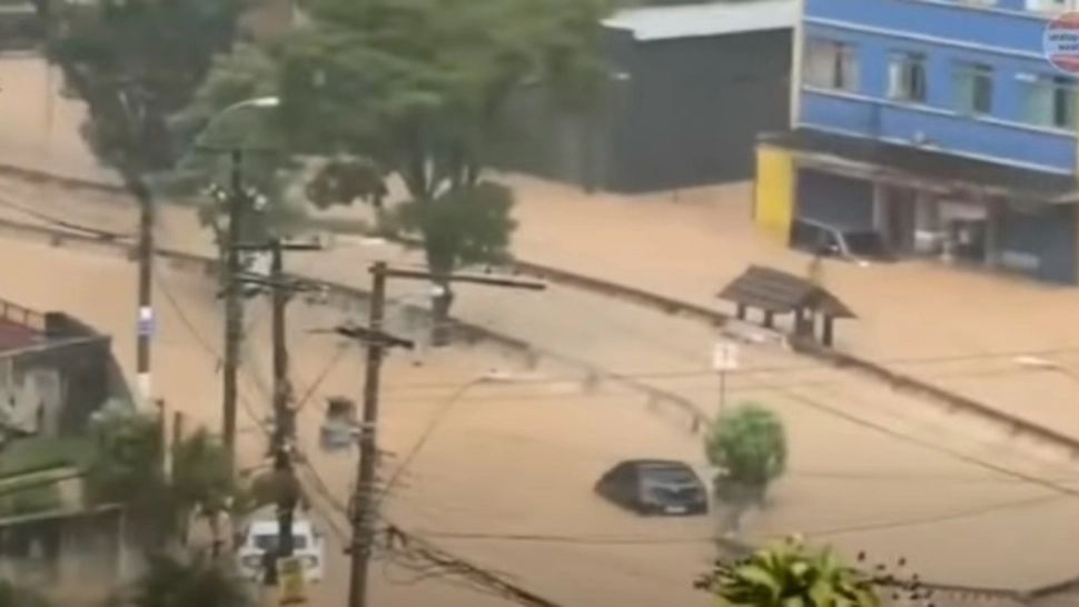 VIDEO | Inundațiile au făcut ravagii în Brazilia: Cel puţin 5 persoane au murit după ploile torenţiale 