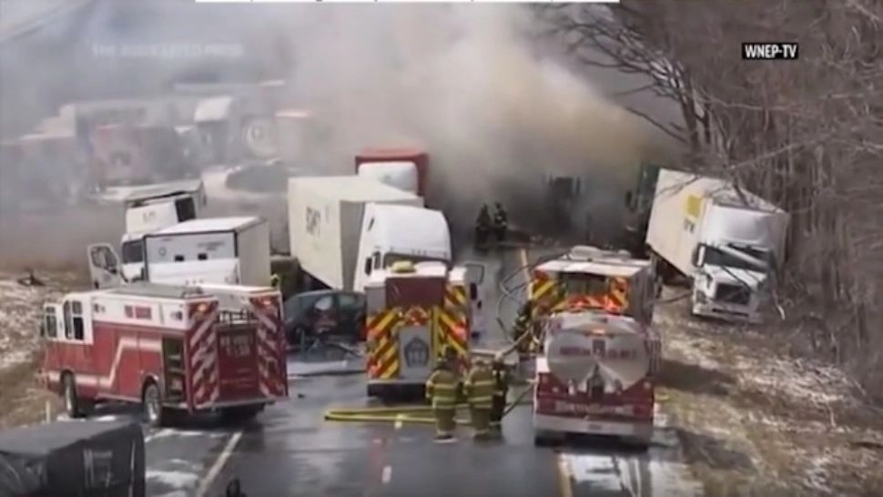 VIDEO | O furtună de zăpadă a făcut ravagii în SUA. Carambol cu zeci de mașini pe o autostradă: 3 morți și 20 de răniți 