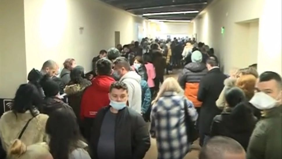 Nou tip de afacere. Programări la pașapoarte, scoase la vânzare pe internet