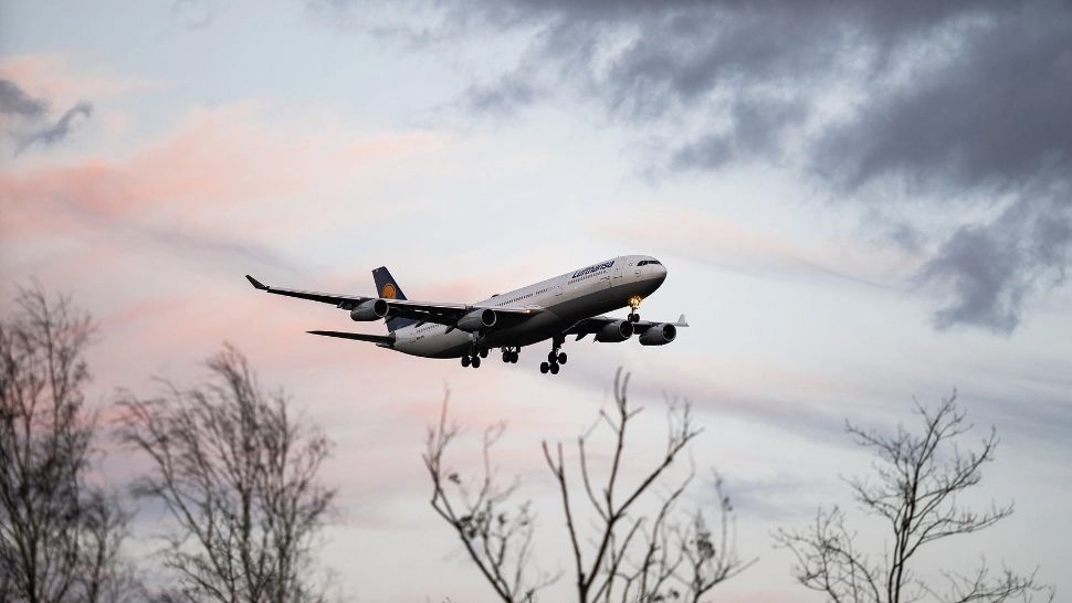 India trimite 4 avioane la Suceava pentru repatrierea a 800 de studenți refugiați din Ucraina