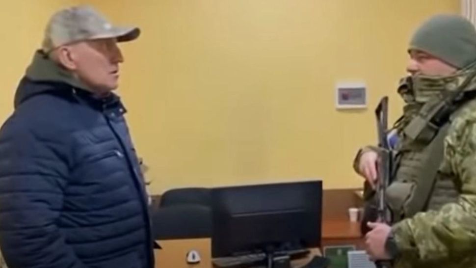 VIDEO VIRAL - Ambasadorul Belarusului, cadou otrăvit din partea grănicerilor ucraineni, la plecarea din țară 