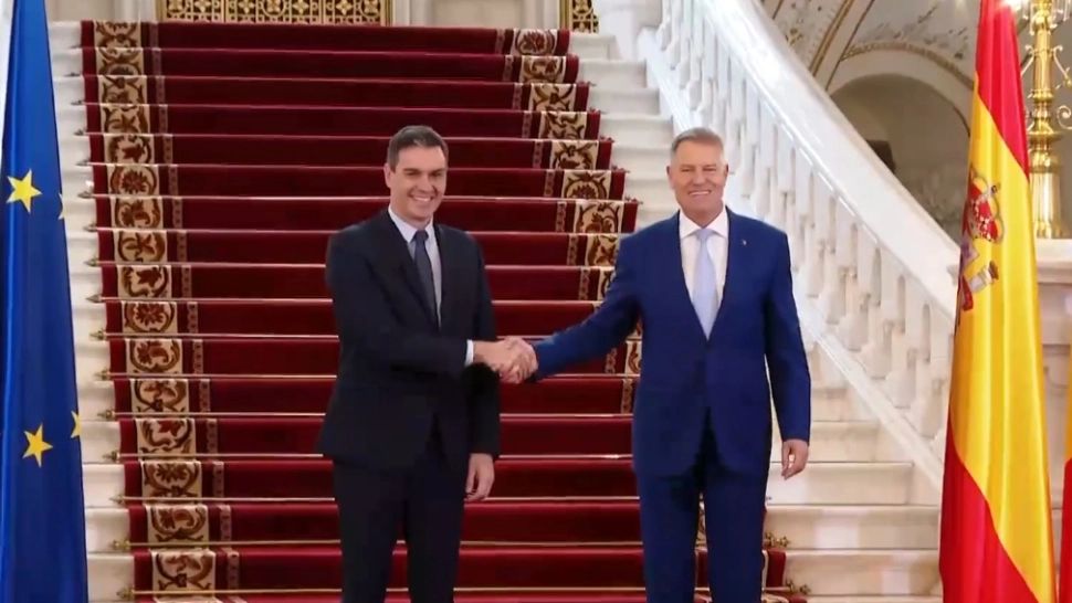 Klaus Iohannis, față în față cu premierul Spaniei: „Războiul din Ucraina înseamnă o profundă criză umanitară” - MESAJ pentru Putin