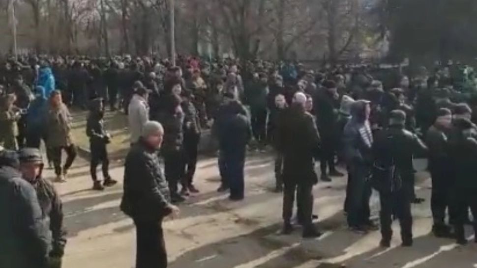 MOBILIZARE impresionantă: centrala nucleară Zaporojie, apărată cu mâinile goale de cetățeni - VIDEO