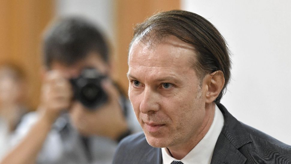 Declinul lui Cîțu: Zbor fulminant ca SUPERMAN și picaj de MIG-21