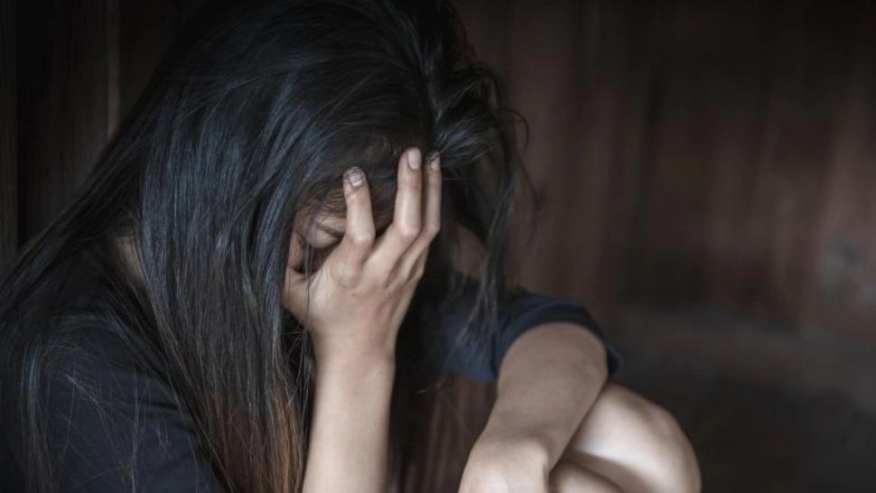 Rețea de proxeneți în Spania și Franța, spartă de DIICOT la Ploiești: 5 români, reținuți - Fete păcălite prin metoda Loverboy