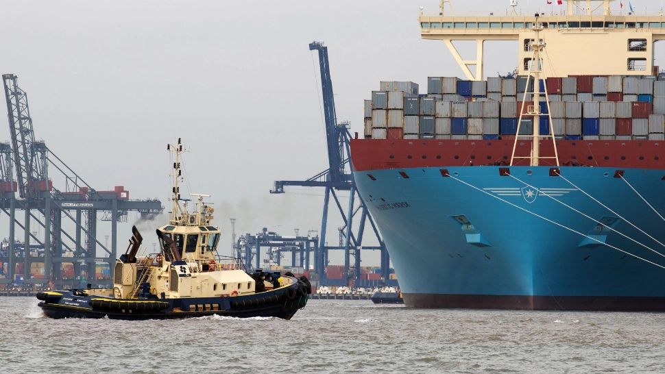 Cea mai mare companie de transport maritim din lume suspendă toate deplasările de containere către şi din Rusia