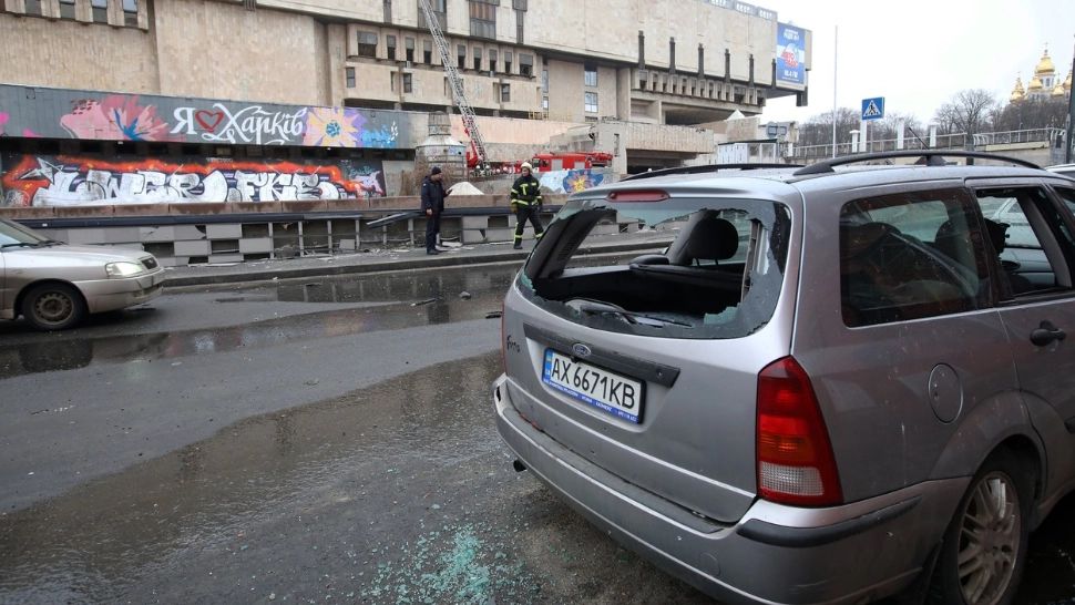 RĂZBOI Rusia-Ucraina, ZIUA 7. Ploaie de BOMBE peste Kiev. Desant rus la Harkov. Încă un oraș strategic, ocupat de soldații ruși - LIVE TEXT
