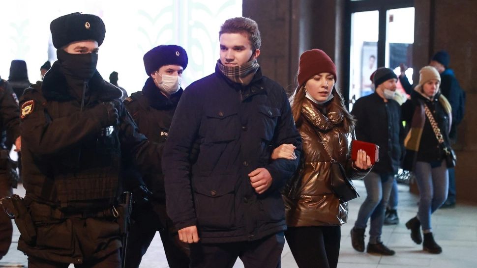 Autoritățile ruse iau NOI MĂSURI împotriva protestelor anti-război