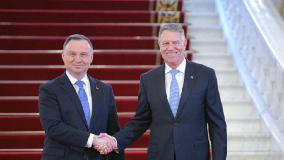 Klaus Iohannis, vizitat de președintele Poloniei în plin RĂZBOI: „E necesară o prezență militară sporită în România”