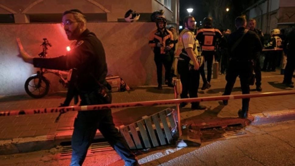 ATAC ARMAT sângeros în apropiere de Tel Aviv: cel puțin 5 morți. Poliția l-a ucis pe atacator