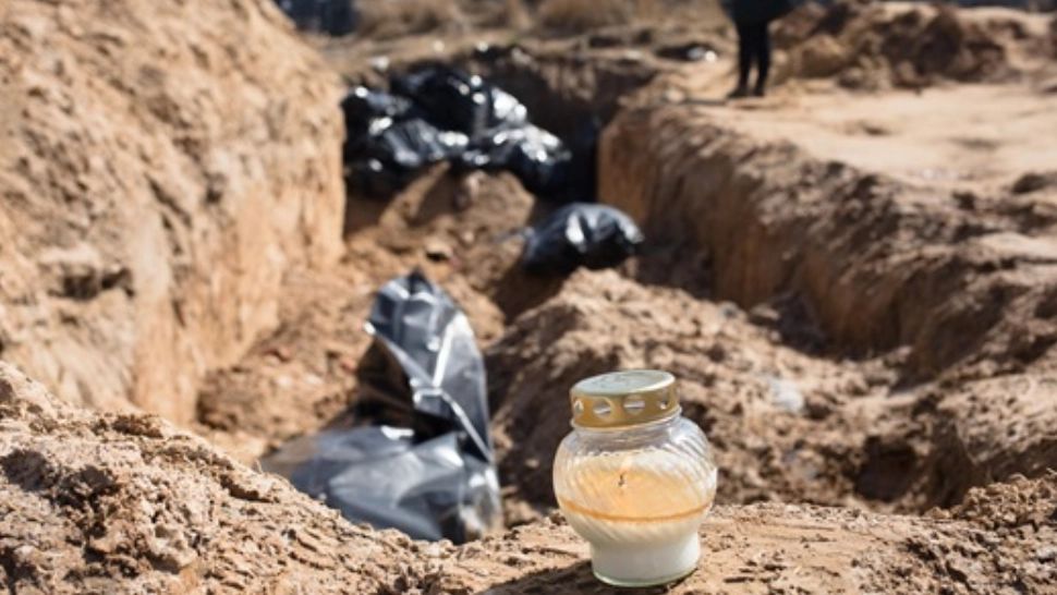 Crește bilanțul civililor uciși de ruși: Peste 1.100 de cadavre descoperite în gropi comune, în regiunea Kiev