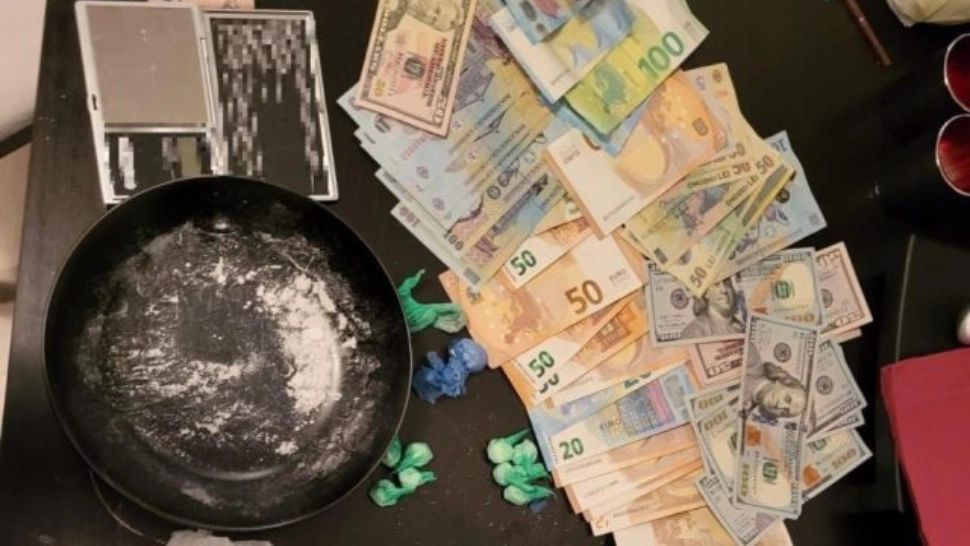 Traficanți de droguri, prinși la un festival din Mamaia. Polițiștii au deschis dosar penal