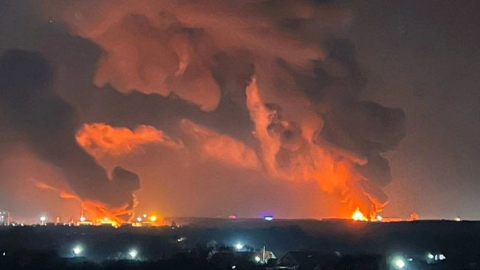 Război Ucraina. INCENDIU de proporții la un depozit de petrol din Rusia - FOTO&VIDEO