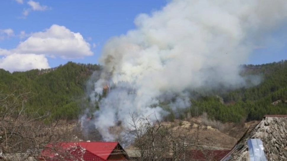 FOTO | Incendiu de amploare în Vrancea. A fost solicitat sprijin aerian