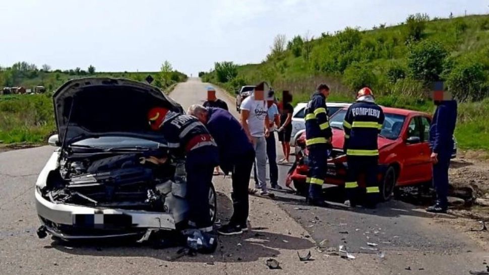 Accident cumplit în Giurgiu, în a doua zi de Paște. O tânără şi un copil de patru ani, răniţi