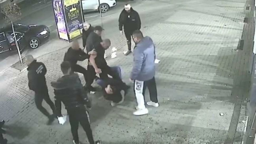 Bătaie, într-un local din județul Botoșani! INCREDIBIL care a fost "mărul discordiei"