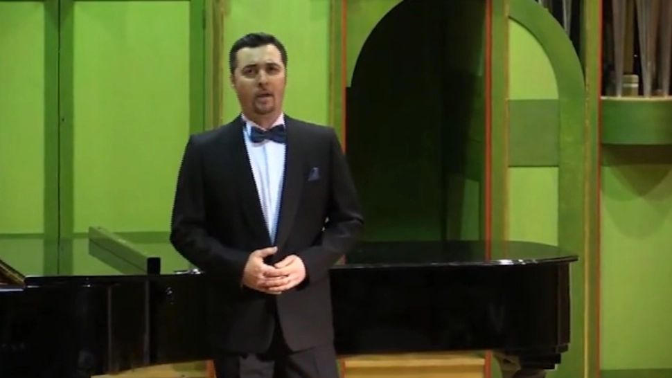 Bariton de la Opera Națională, amenințări la adresa unei colaboratoare, după ce a înșelat-o cu BANI: "Îți sparg fața!"