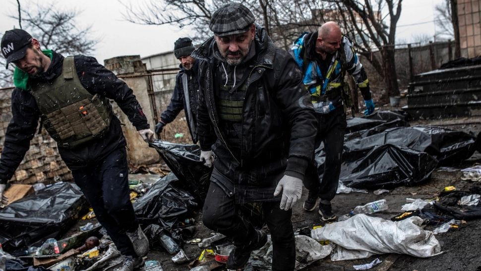 DOVEZI că trupele ruse au comis crime de război lângă Kiev - cel mai nou raport care documentează atrocitățile comise de Armata Roșie