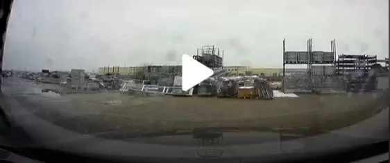 VIDEO – Și-a lăsat mașina la un service auto din România – Când a verificat camera de bord, a rămas uluit de ce a găsit