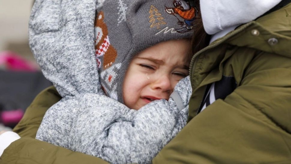 Gesturi disperate ale părinților din Ucraina - Tulburător ce a făcut o mamă pentru fetița sa de aproape 3 ani