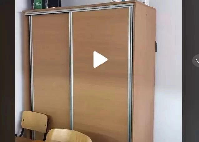VIDEO – Ce au putut să facă elevii dintr-un liceu din România în dulapul din clasă – Profesoară s-a crucit când a văzut imaginile