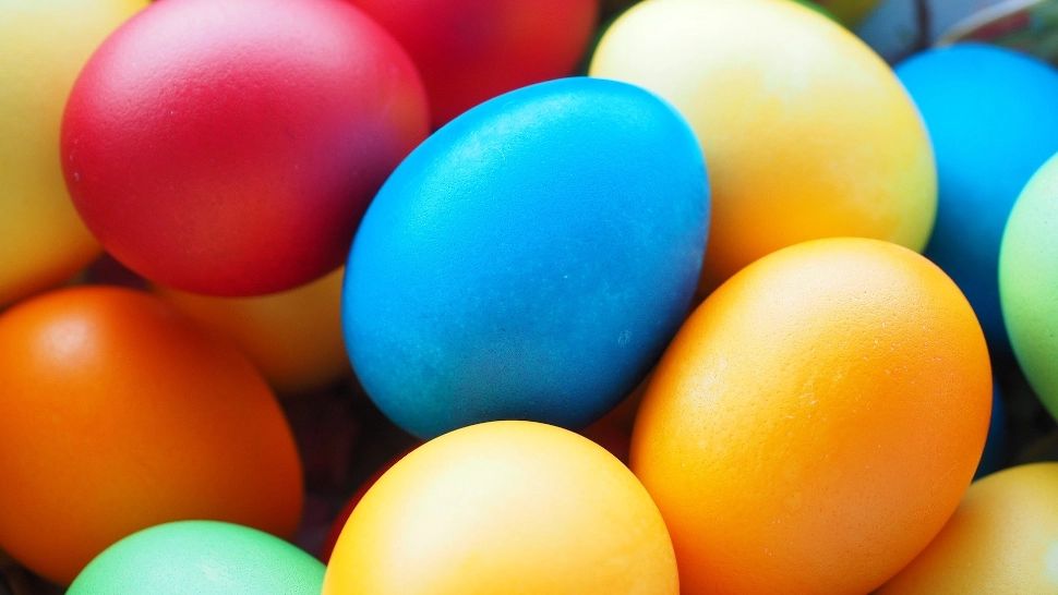 Ce conţine, de fapt, vopseaua de ouă. Acum, că ştii, o mai folosești? Avertisment InfoCons